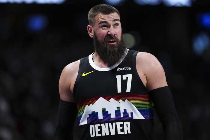 瓦兰谈取胜：我们打出了自己的节奏 大家都站了出来扛起责任