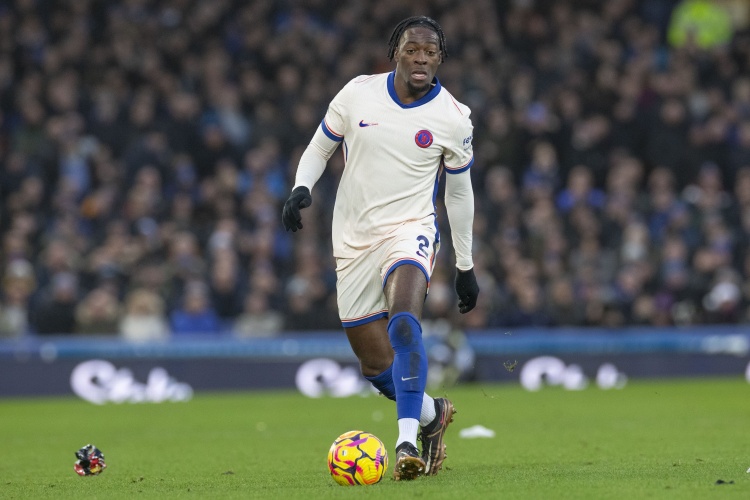 彻底弃用！太阳报：切尔西再缺人也不用迪萨西，中卫短缺与他无关